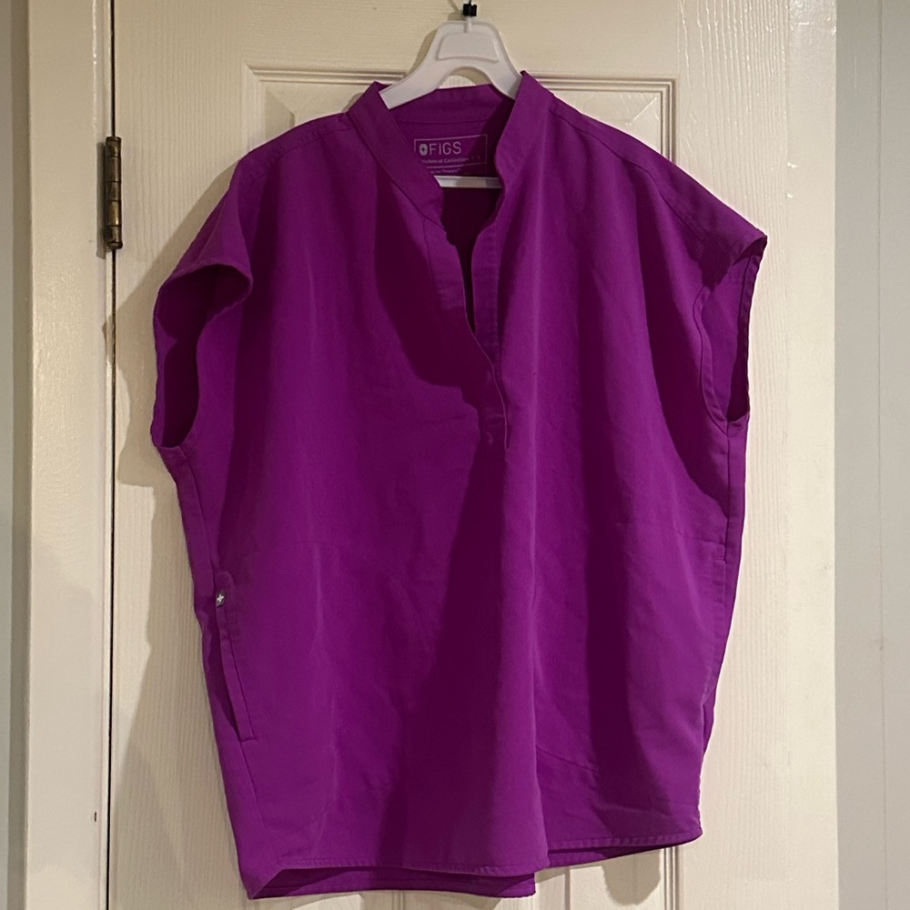 FIGS large Rafaela top Purple Jolt color